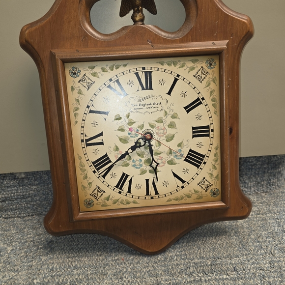 Other - Vintage New England Wooden Floral Wall Clock